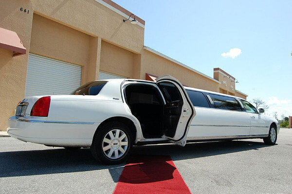 Miami White Lincoln Stretch Limo